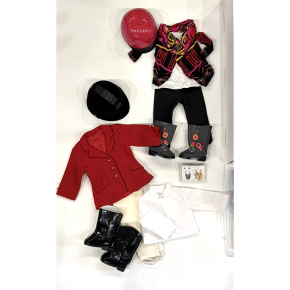 American Girl Saige 18" 2013 Doll COMPLETE w/ Book AND SEVERAL OUTFIT - Picture 8 of 14